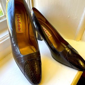 Brown crocodile look pumps. Size 10